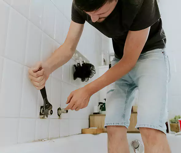 Affordable Bathtub Faucet Replacement in The Hammocks: Choose Experienced Local Technicians
